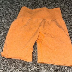 NVGTN Scrunch Shorts Orange